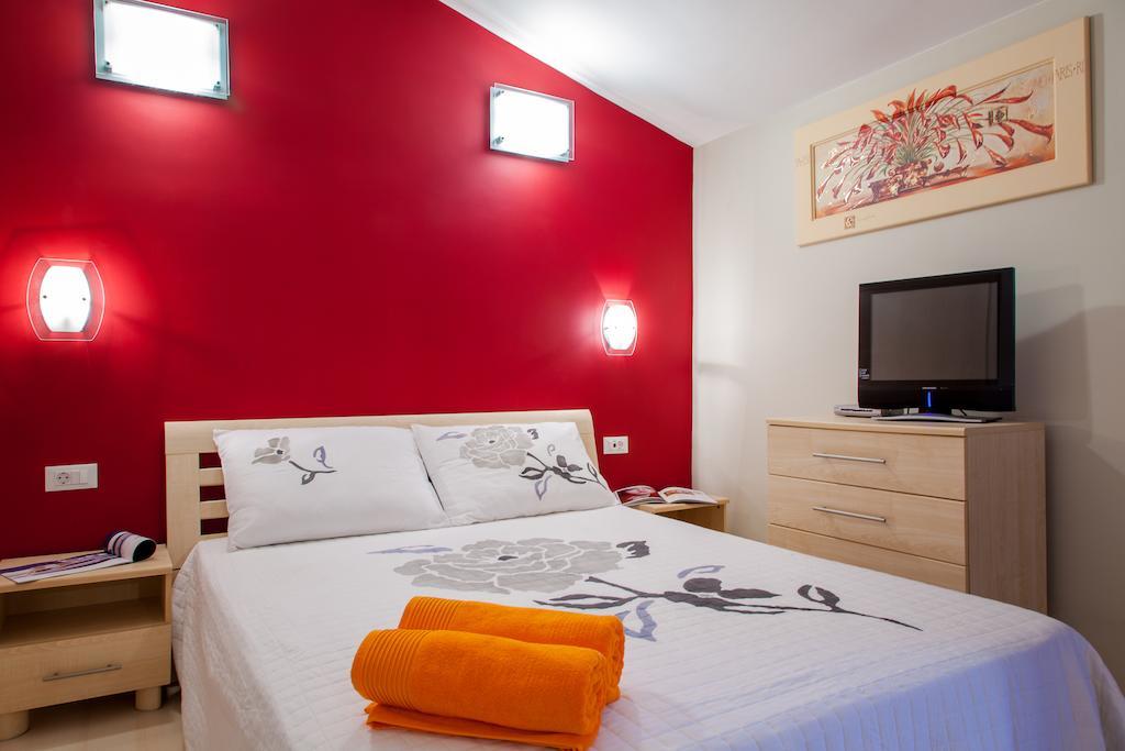 Apartments Toni Omis Phòng bức ảnh
